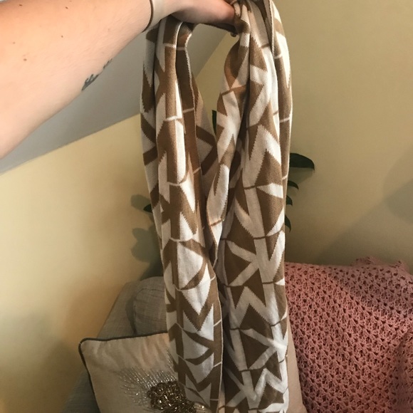 MK Infinity Scarf - Picture 3 of 3